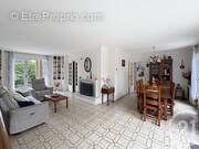 Maison à COMBS-LA-VILLE