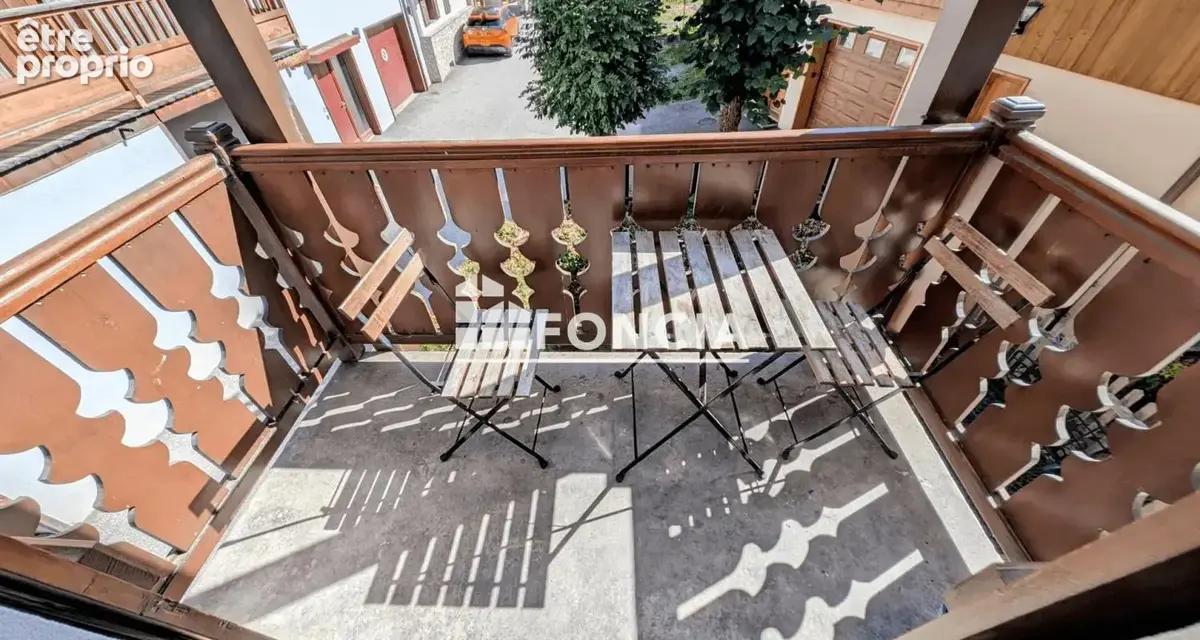 Au Praz, appartement rénové de 31 m² comprenant une chambre indépendante, un séjour avec cuisine équipée et un balcon. Situé au  - photo 9
