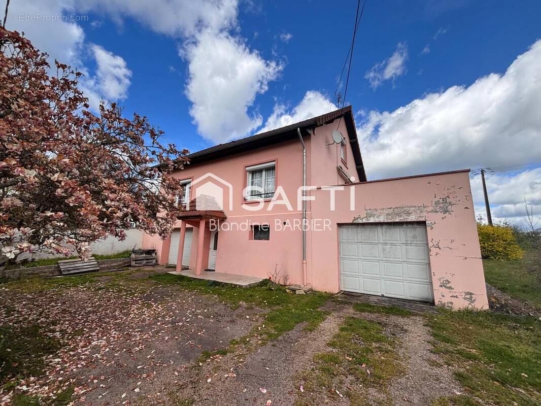 Photo 1 - Maison à LE BREUIL