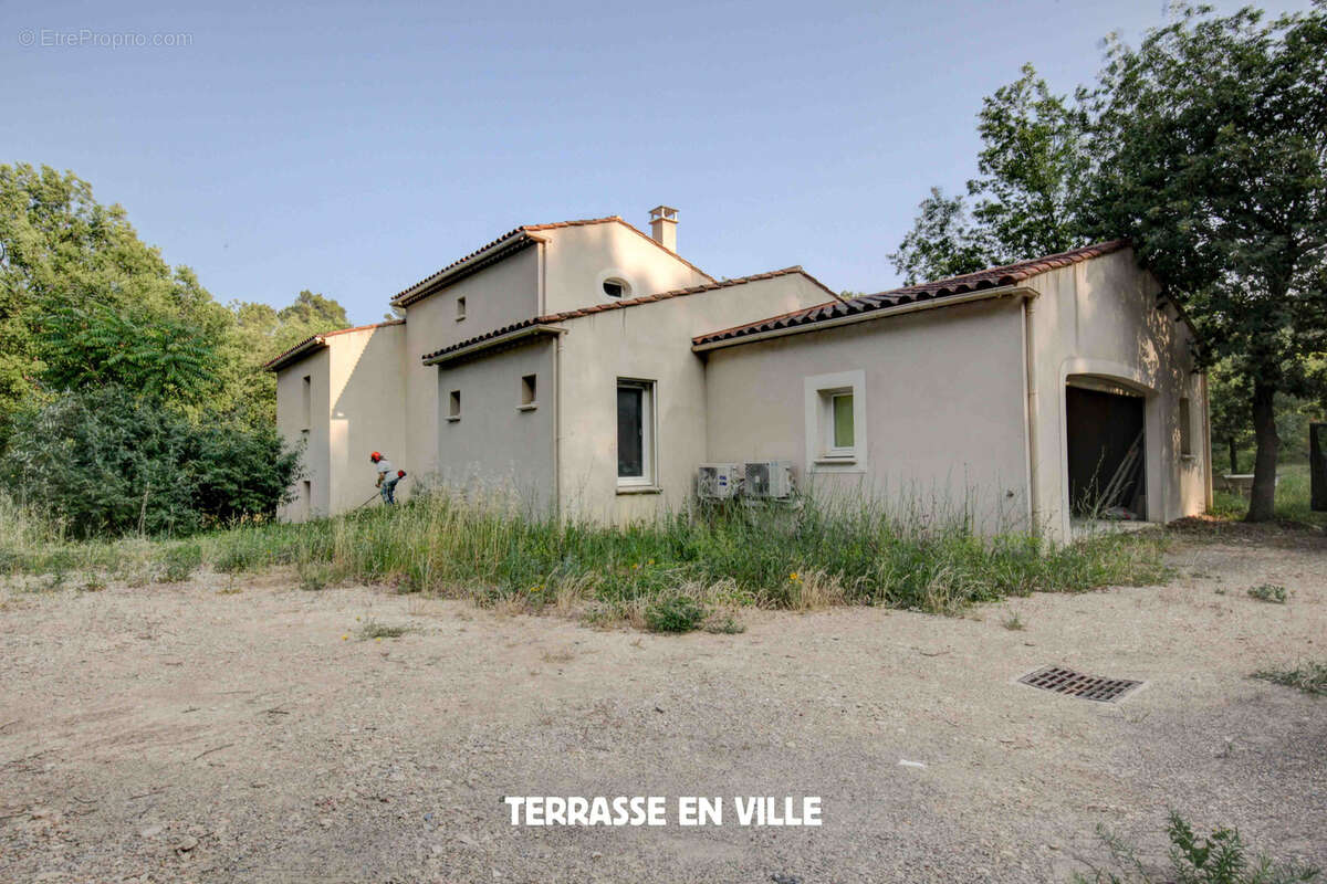 Maison à MEYRARGUES