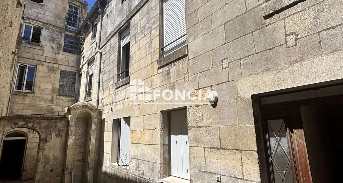Spécial Investisseur – Immeuble de rapport en plein cœur de Rochefort - photo 2
