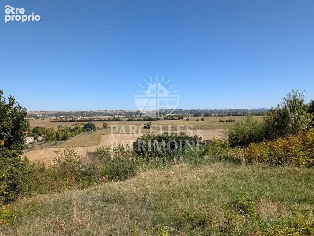 Photo Terrain à Puydaniel au prix de 64 900€