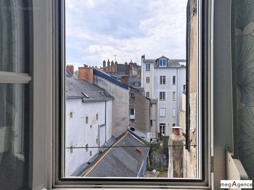 L’énergie du centre-ville, le calme en plus : un cocon de caractère en plein Bouffay - photo 13