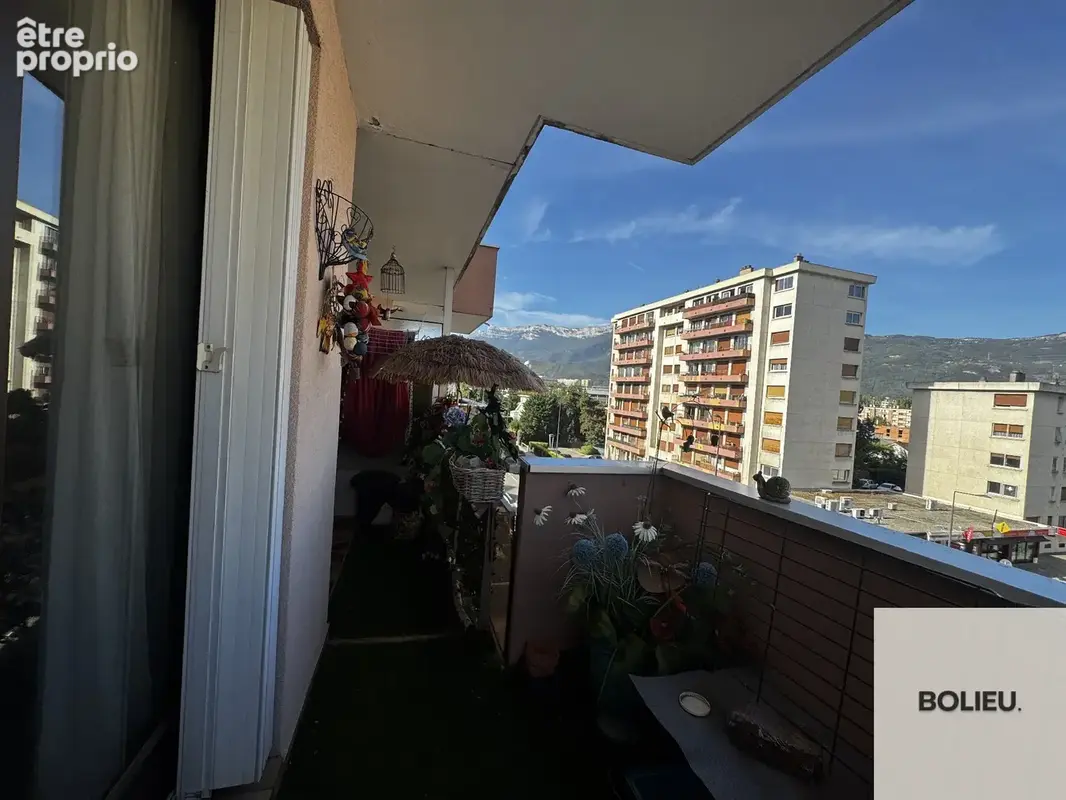 T4 avec balcon, garage fermé et parking - photo 7