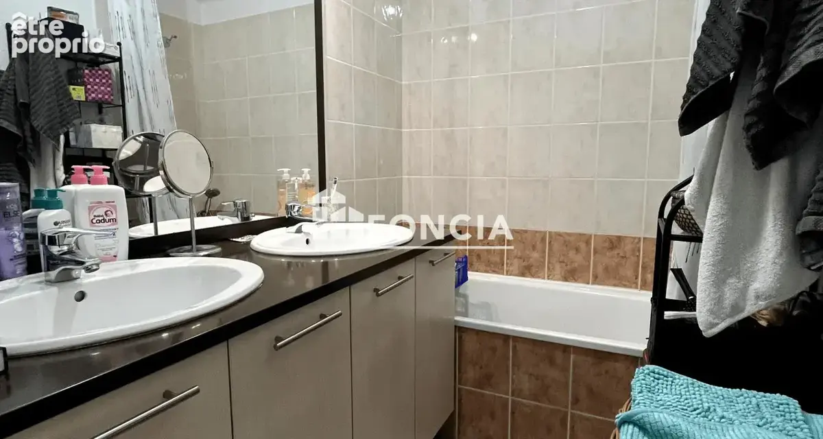 Appartement T3 avec terrasse, balcon, cave, 2 parking et piscine pour la résidence - photo 7