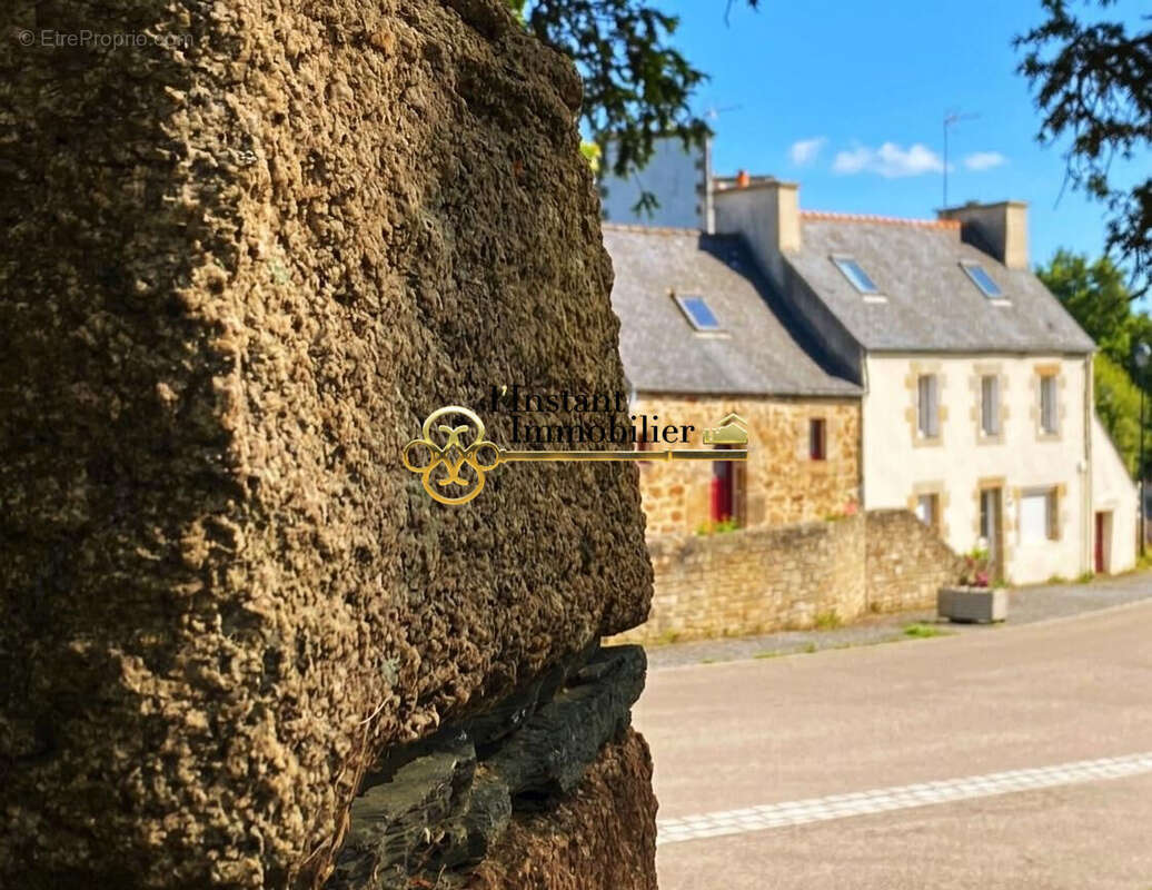 Maison à PLOUEGAT-GUERAND