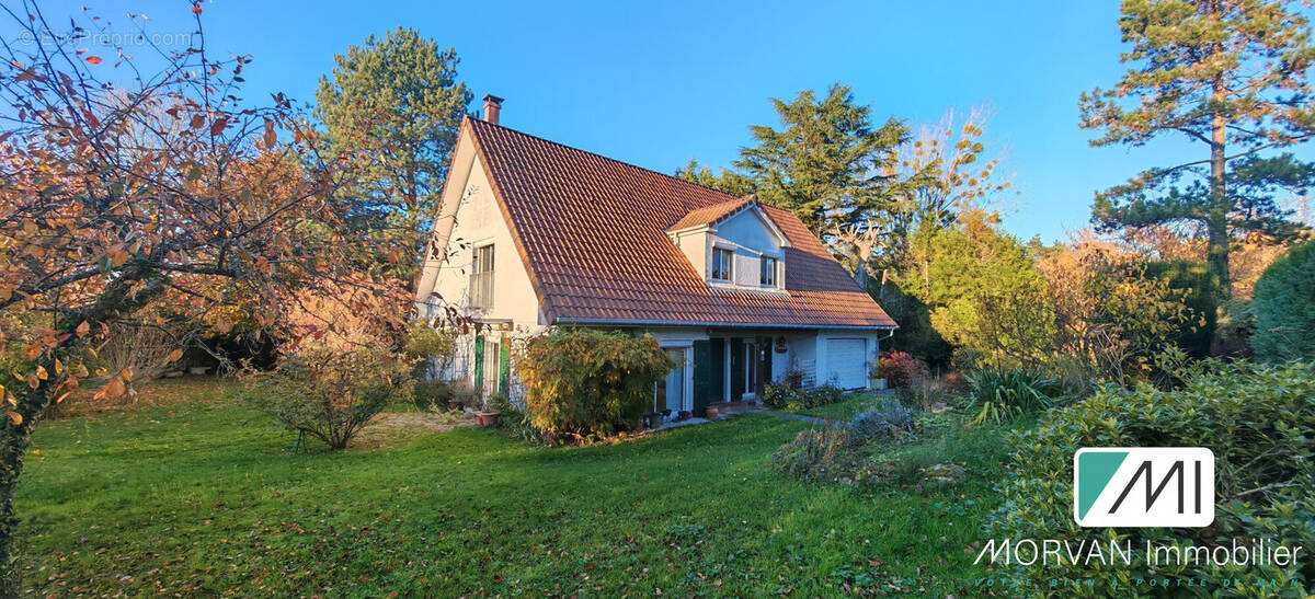 Maison à LES ESSARTS-LE-ROI