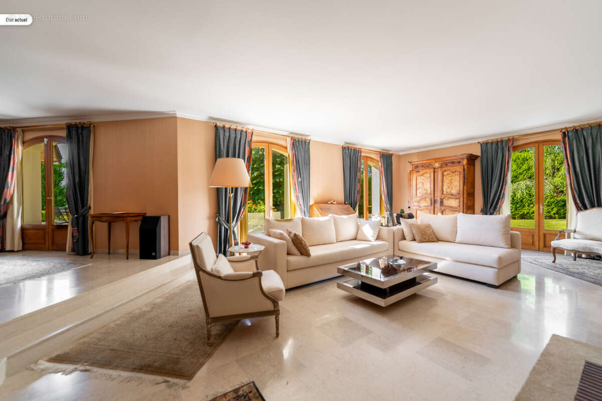 Maison à DIVONNE-LES-BAINS