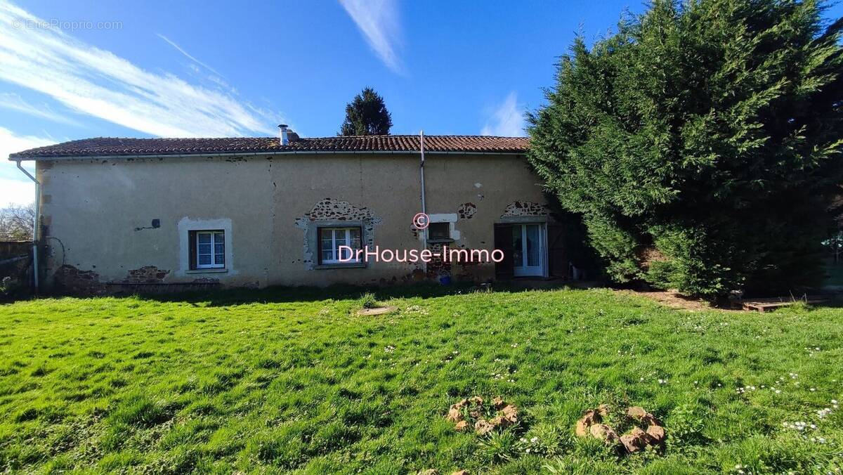 Maison à AVAILLES-LIMOUZINE