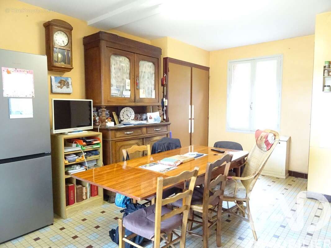 Photo 9 - Maison à LA ROCHEBEAUCOURT-ET-ARGENTINE