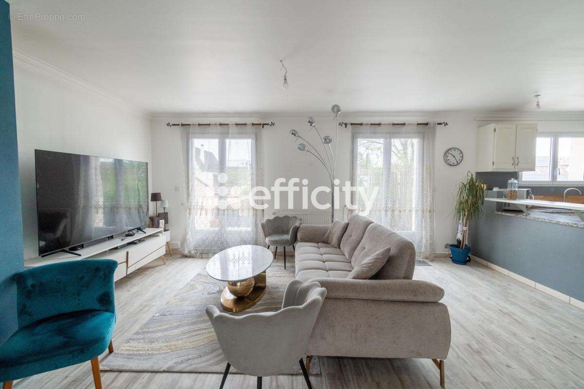 Maison à VIGNEUX-SUR-SEINE