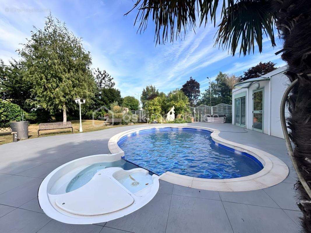 Maison à AUBRY-DU-HAINAUT