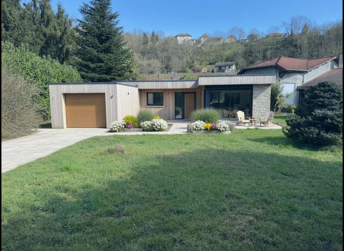 Terrain à SAINT-CHEF