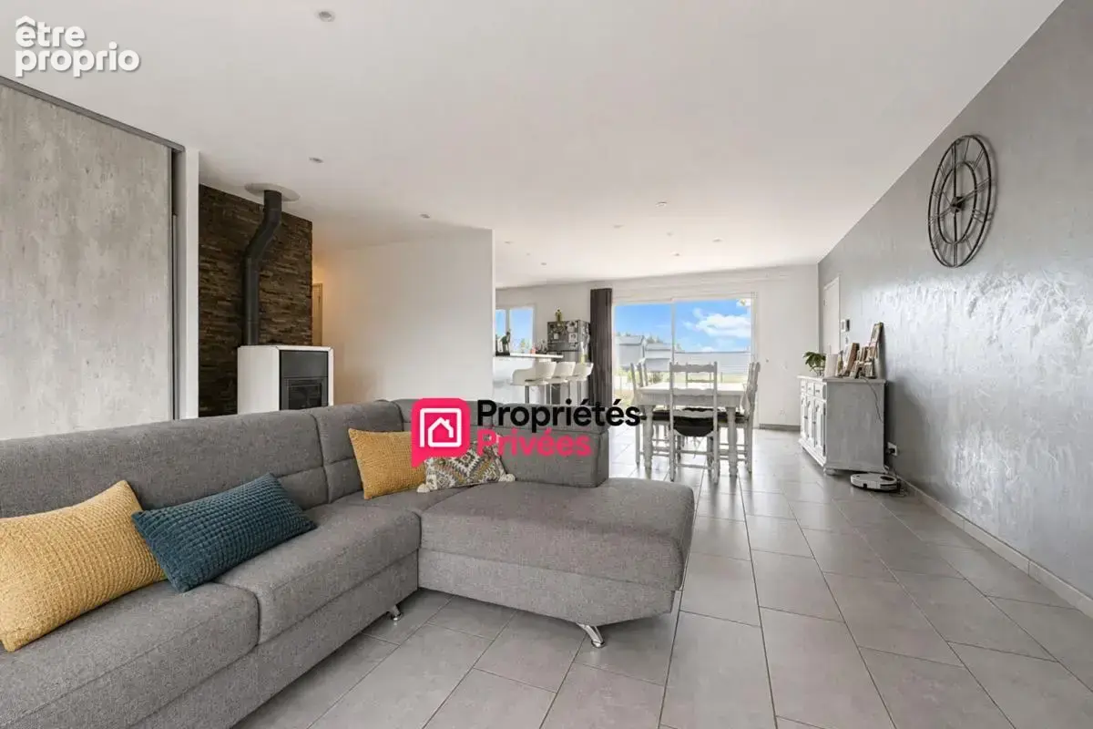 Maison T5 à vendre avec vue Puy de Dôme terrain 873m² Chapdes Beaufort 63230 - photo 9