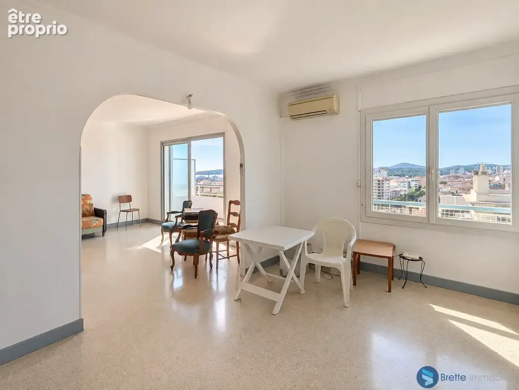 Toulon claret t5 100 m2 en dernier etage - photo 2