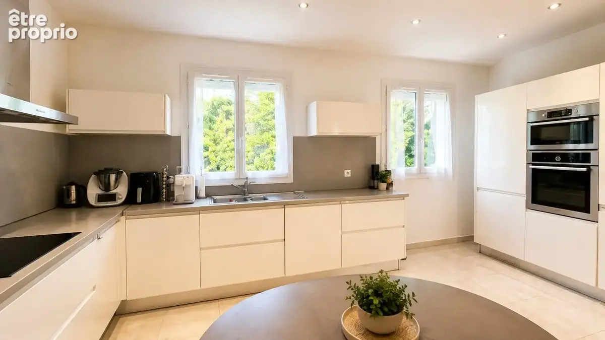 Maison 240 m² à Villecresnes  - photo 4