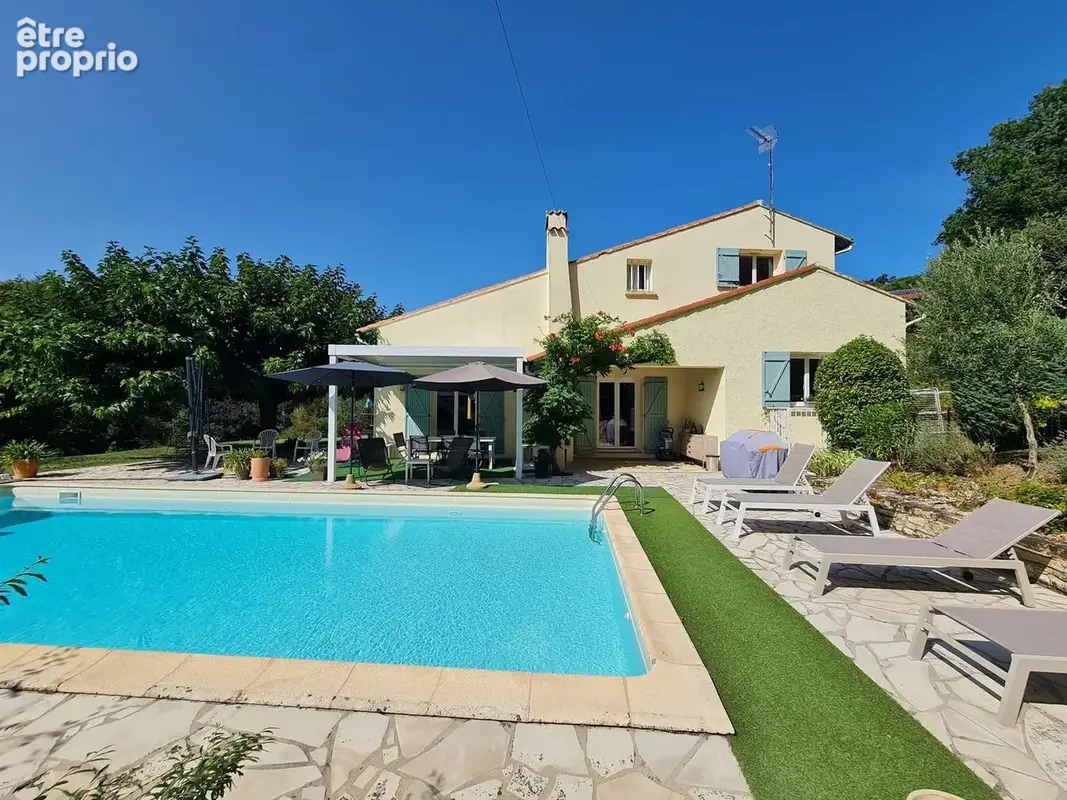Maison familiale de 302m2 sur 3900m2 de terrain - photo 3