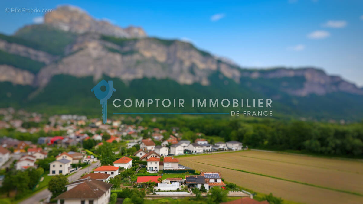 Terrain à CROLLES