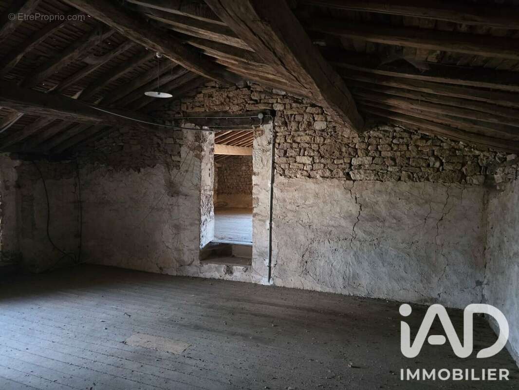 Maison 200 m² à Bazoges-En-Pareds  - photo 7