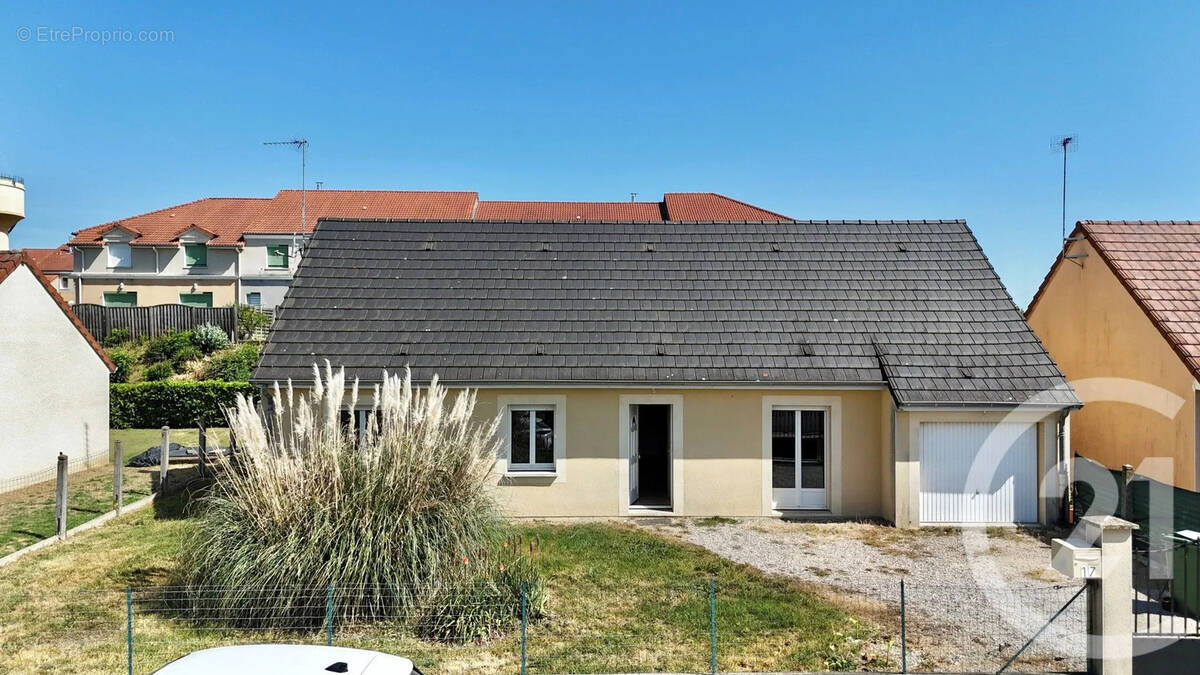 Maison à YZEURE