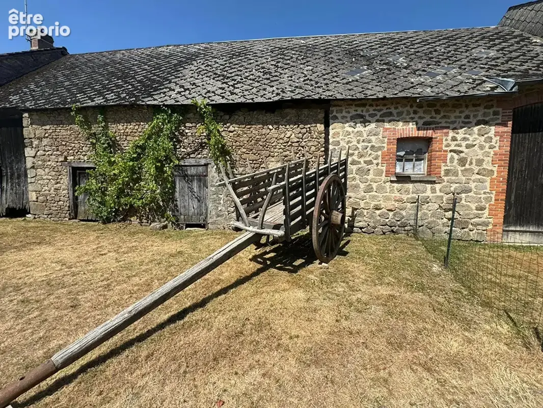 CREUSE - Conversion de grange exceptionnelle, rénovée avec des prestations haut de gamme, avec piscine et deux granges. - photo 18