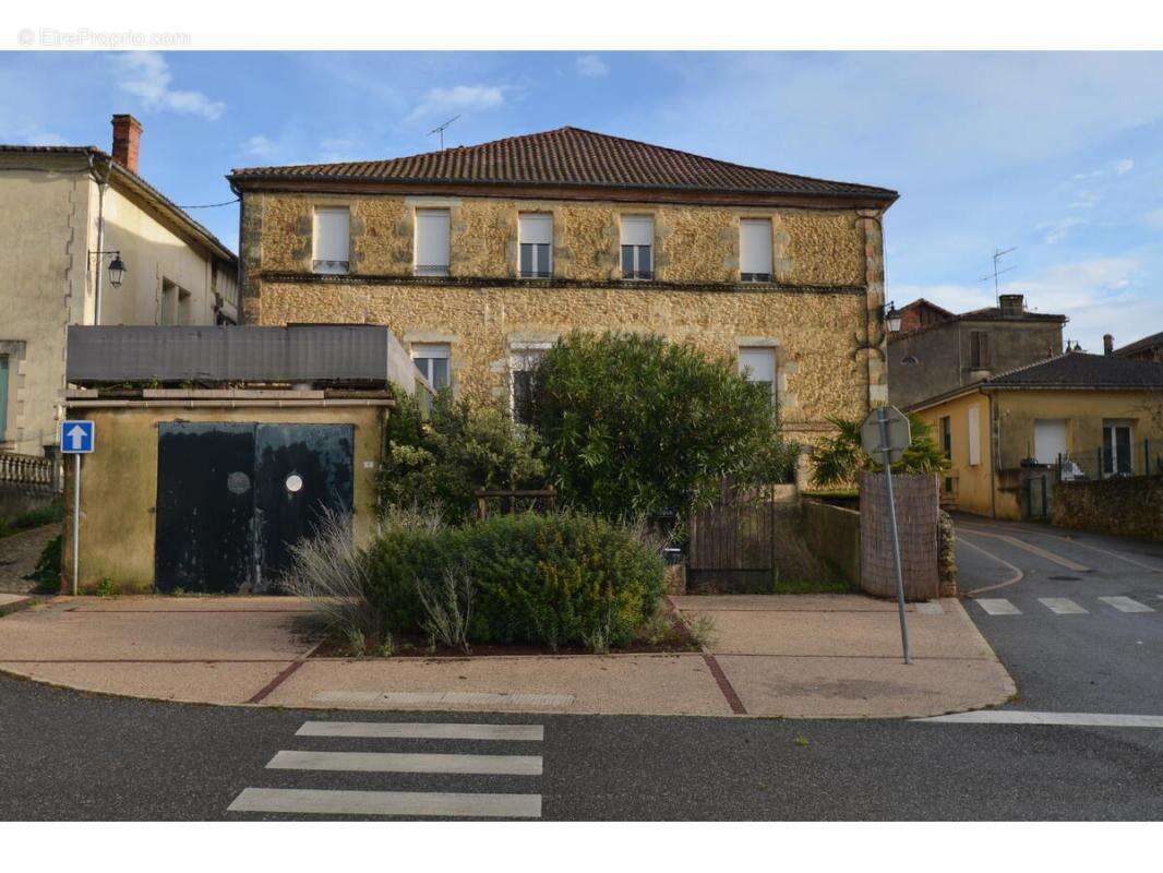 Appartement à CASTELNAU-D&#039;AUZAN