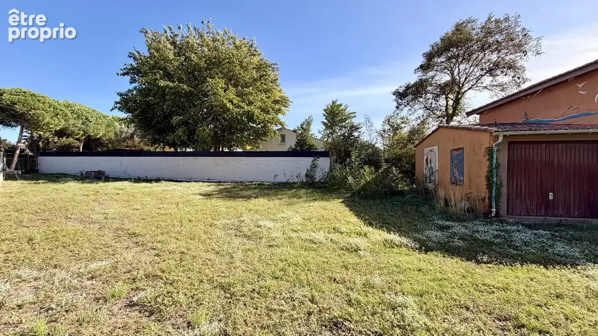 Terrain 729m2 , constructible , à 500 mètres des plages , à fort potentiel ! - photo 2