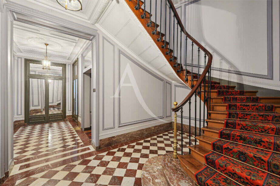 Appartement T3 - PARIS 8 - 2025 - T4 - photo 2
