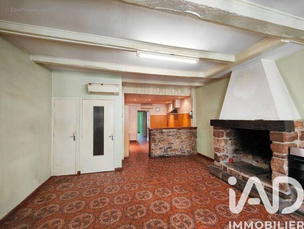 Photo 1 - Maison à LES CABANNES