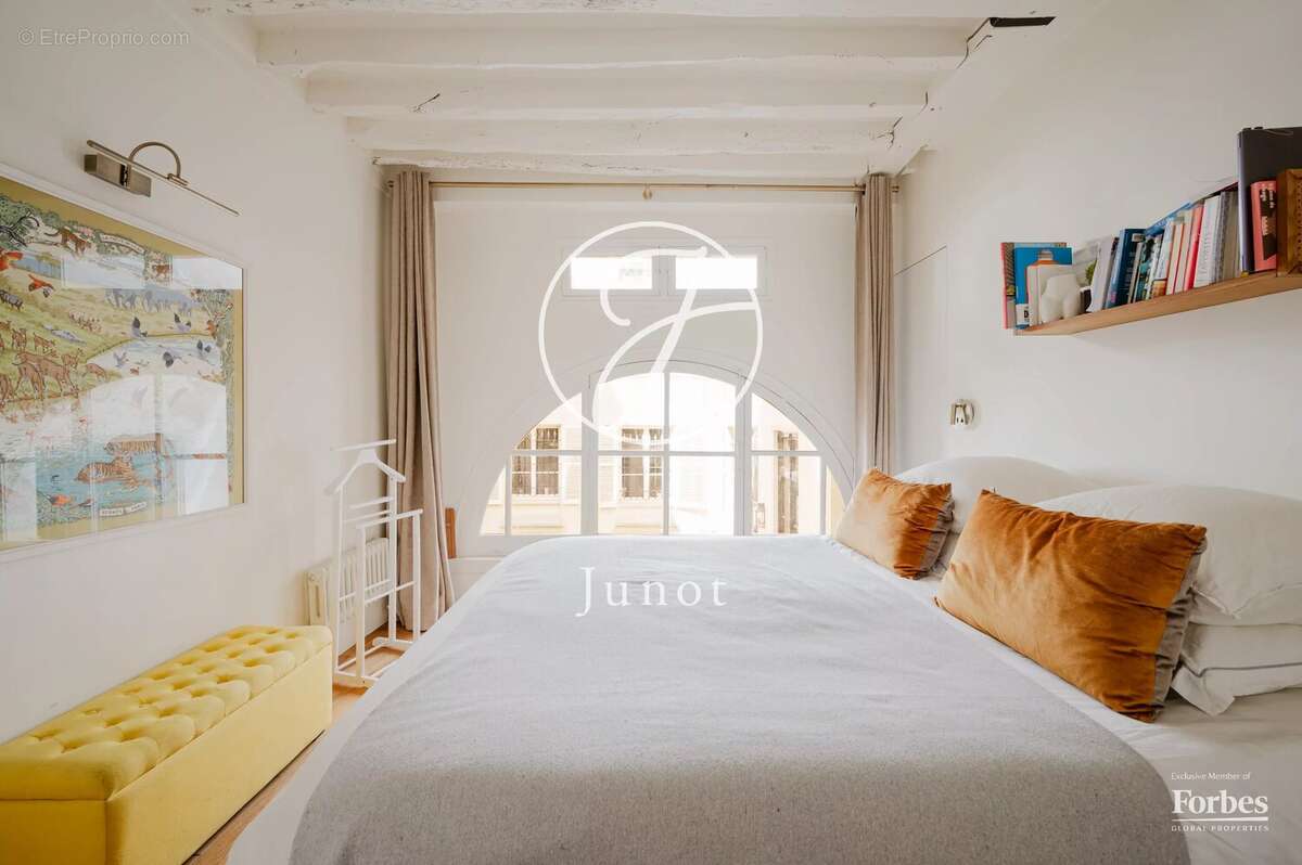 Appartement à PARIS-7E