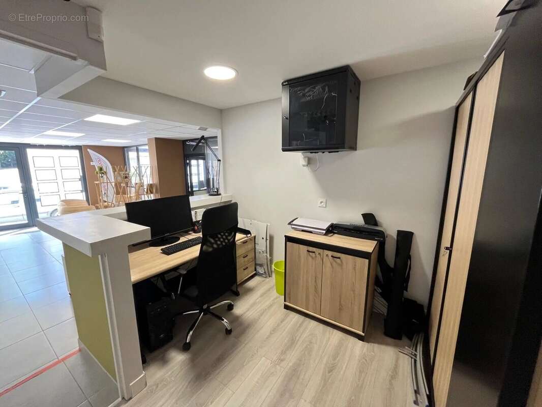 Commerce à VILLELAURE