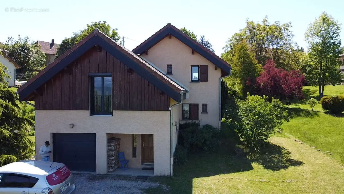 Maison à SAINT-GEOIRE-EN-VALDAINE