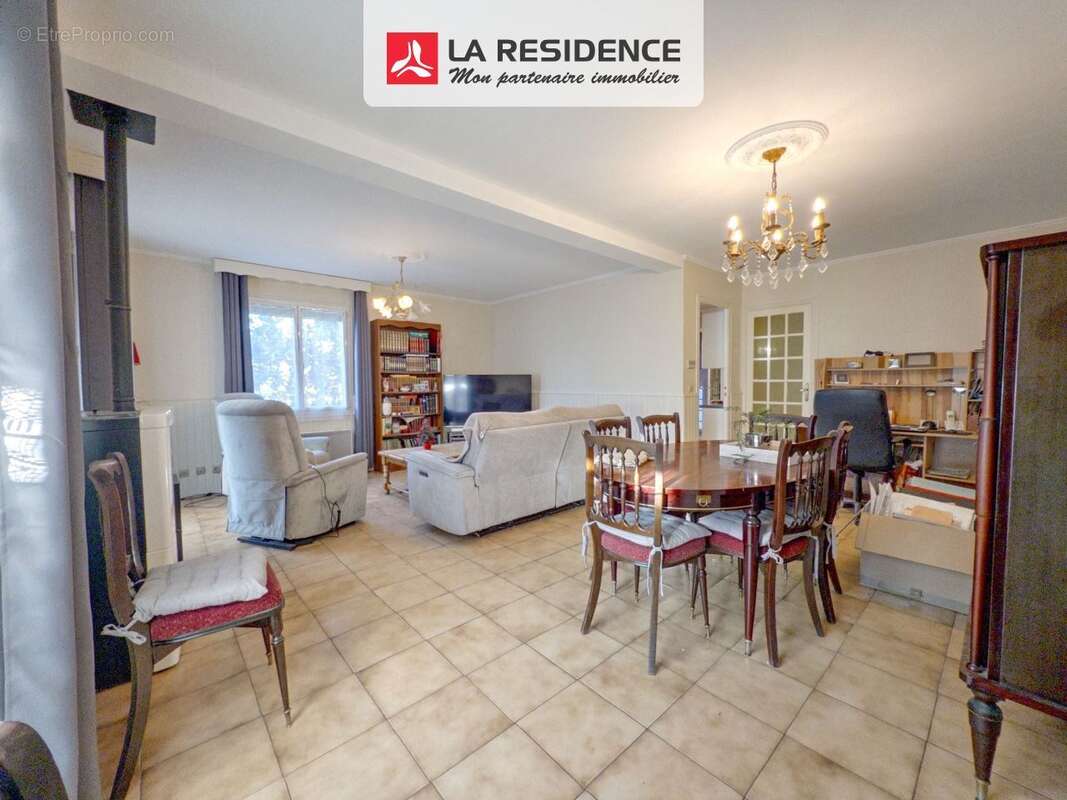 Maison à LES MUREAUX