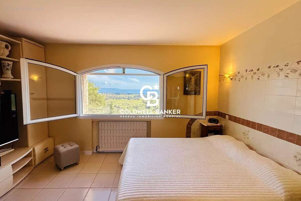 Maison à LA LONDE-LES-MAURES