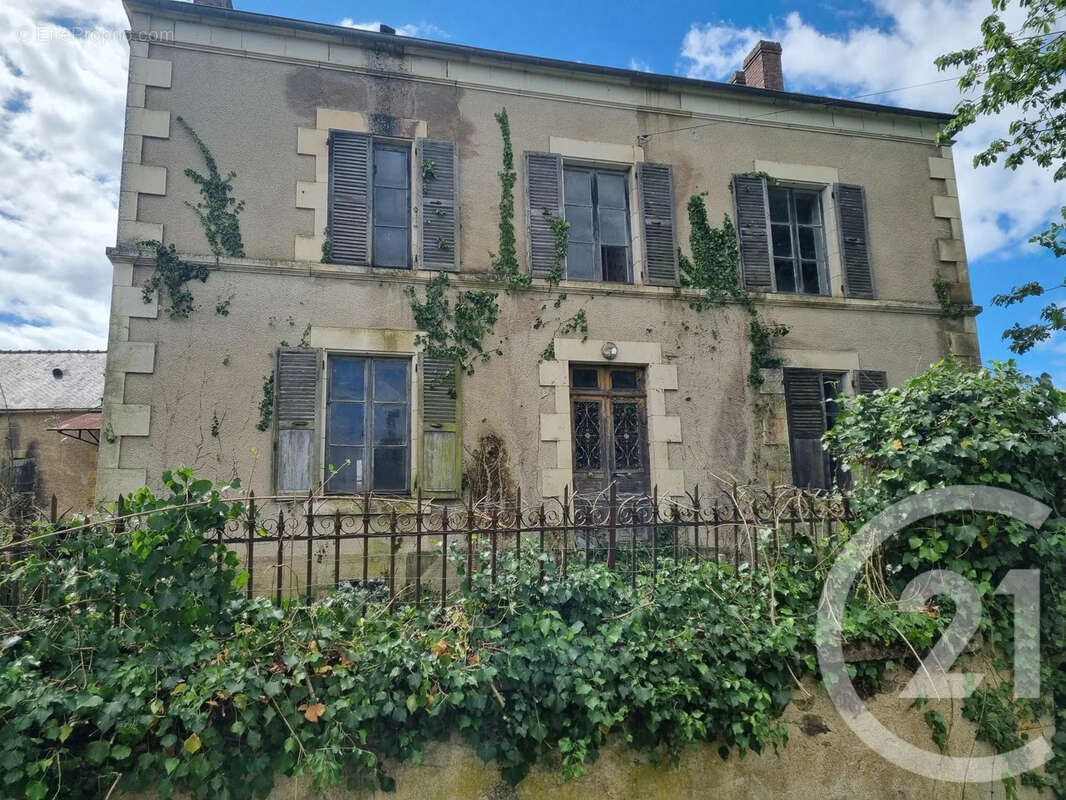 Maison à CORVOL-D'EMBERNARD