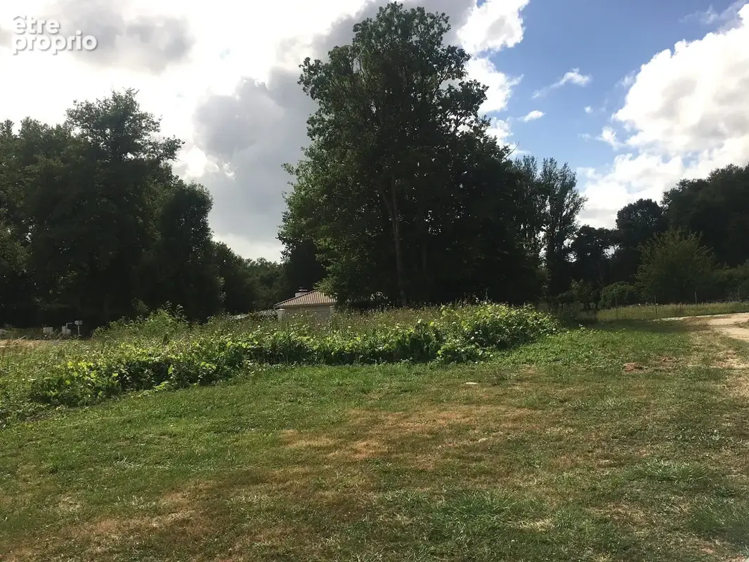Terrain à TARGON