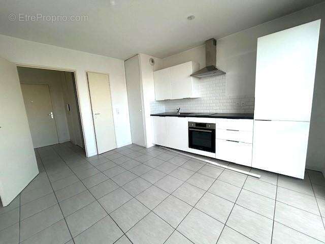   - Appartement à LYON-7E