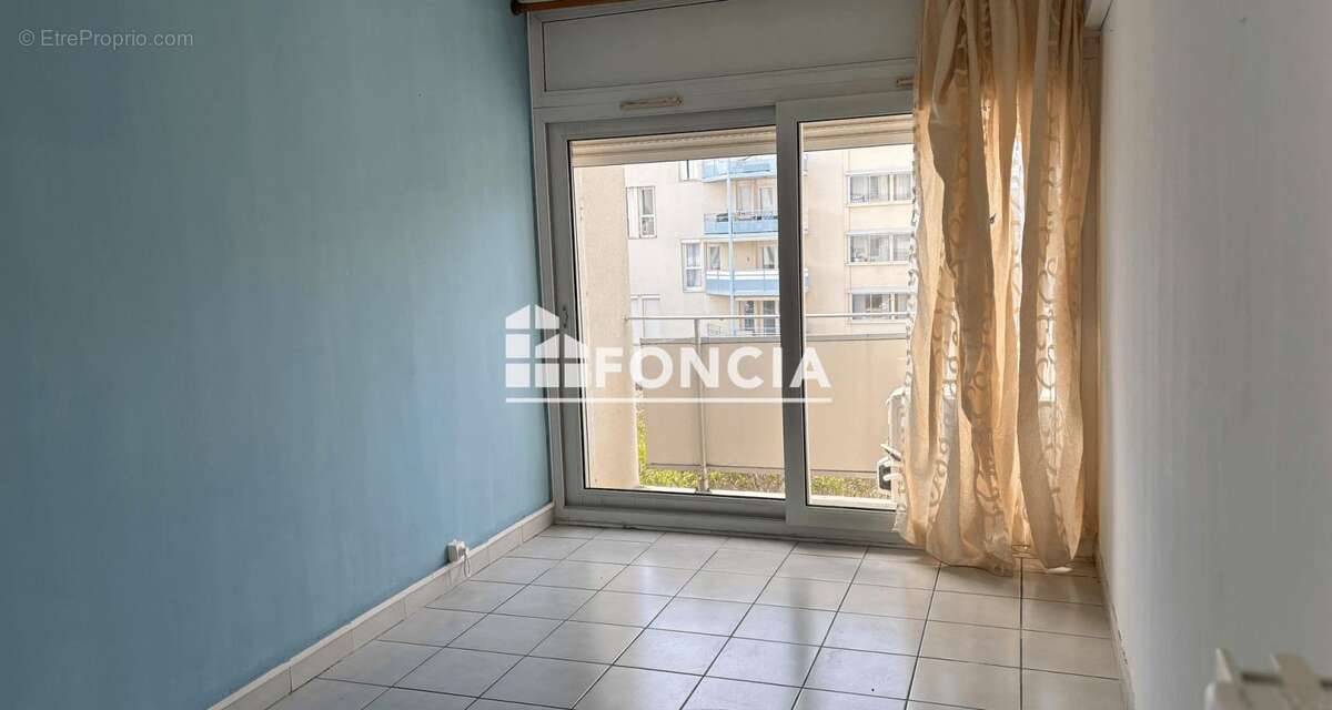 Appartement à BAGNOLS-SUR-CEZE