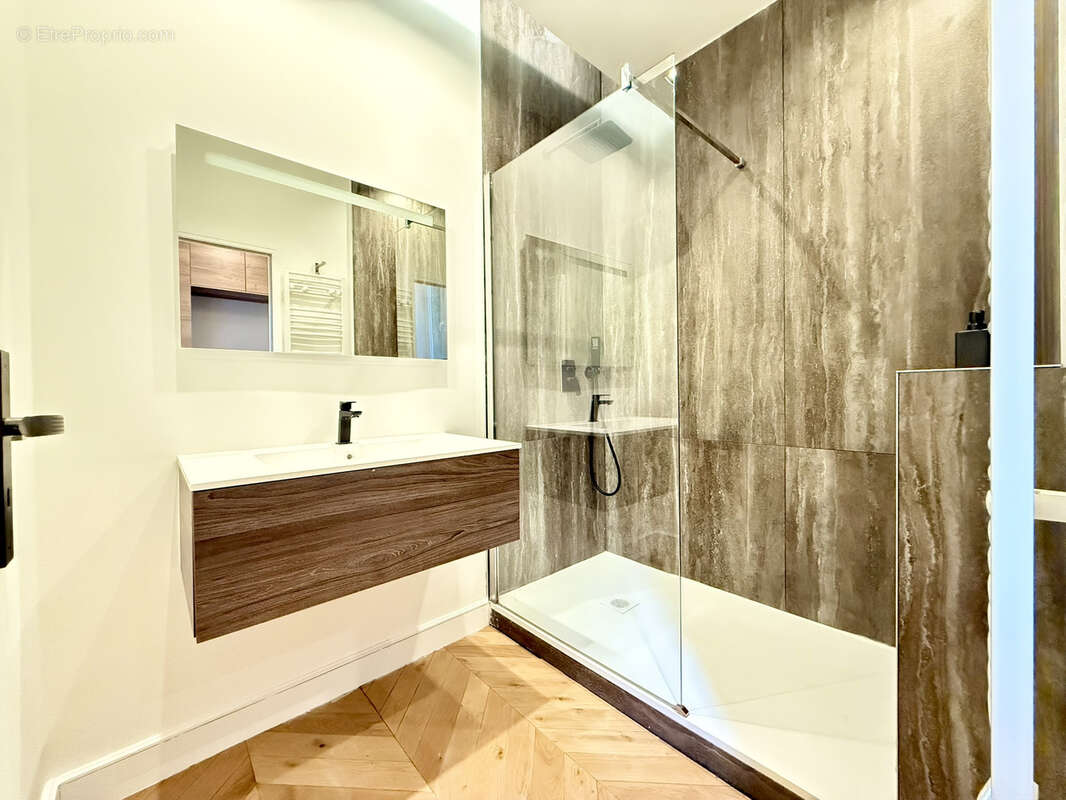 Appartement à MARSEILLE-8E