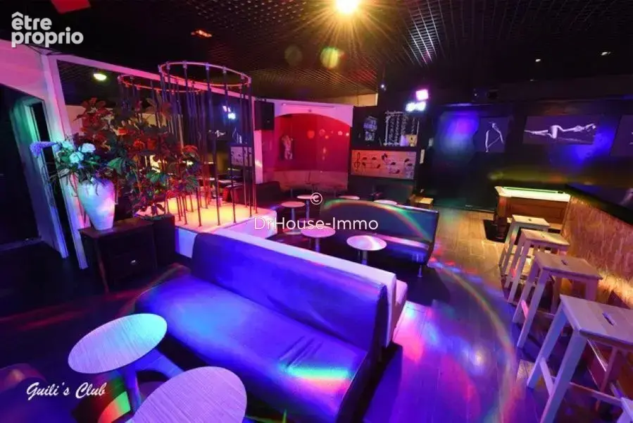 Commerce 360 m² à vendre à Carquefou (44470) - photo 4