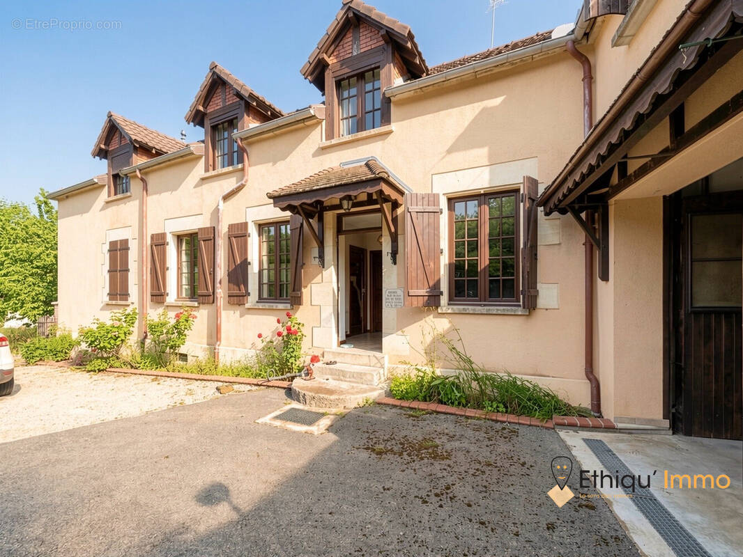 Maison 134 m² à Bertignolles  - photo 2