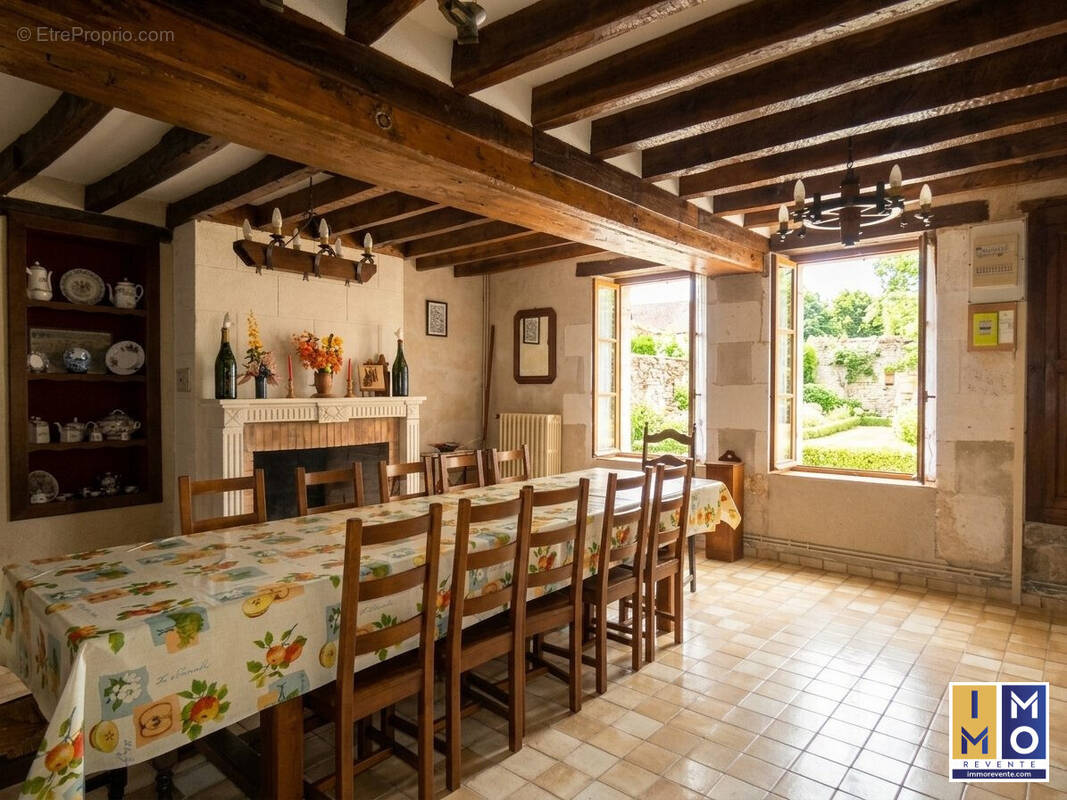 Maison à AZY