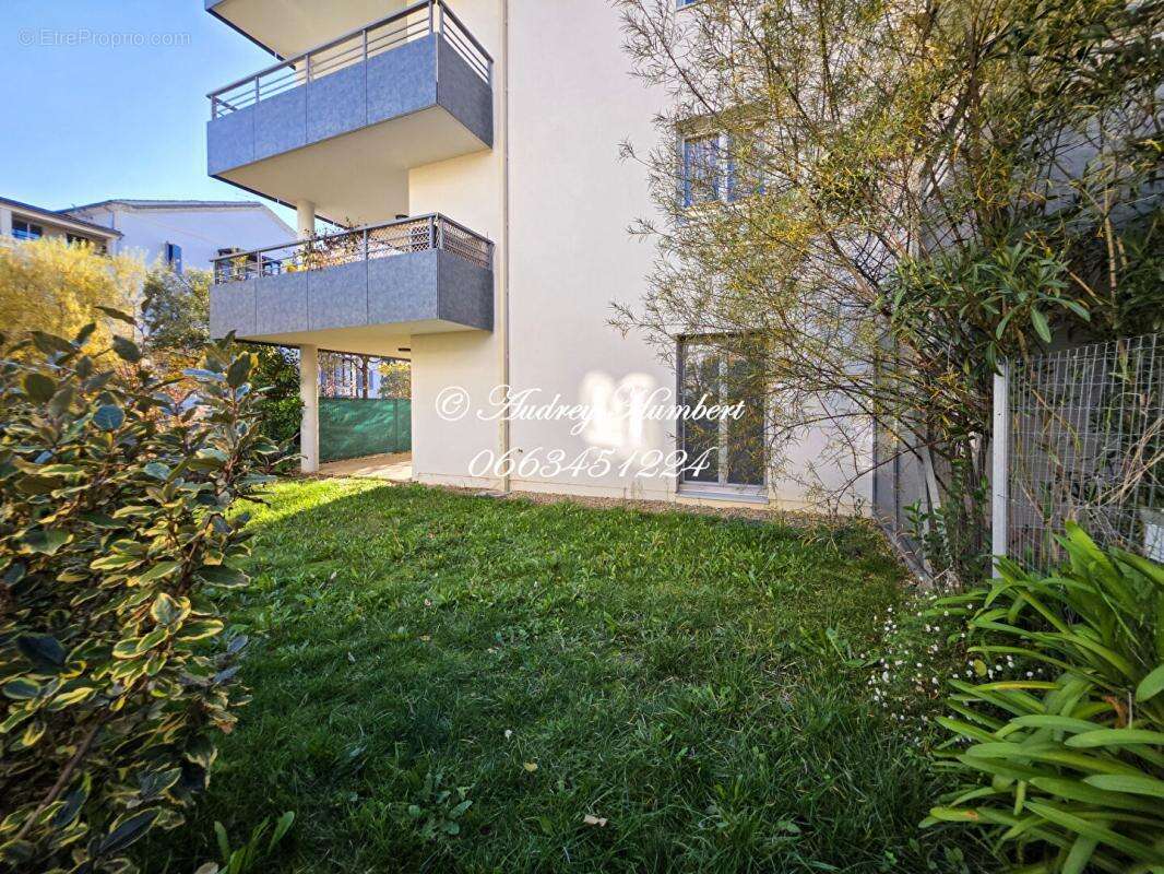 En RDC d'une résidence prisée, BEL APPARTEMENT T3 DE 67 M²  avec jardin, place de parking, terrasse et possibilité de garage en  - photo 14