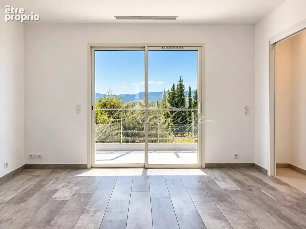 Montauroux – villa contemporaine de 223 m², vue dégagée & piscine - photo 12