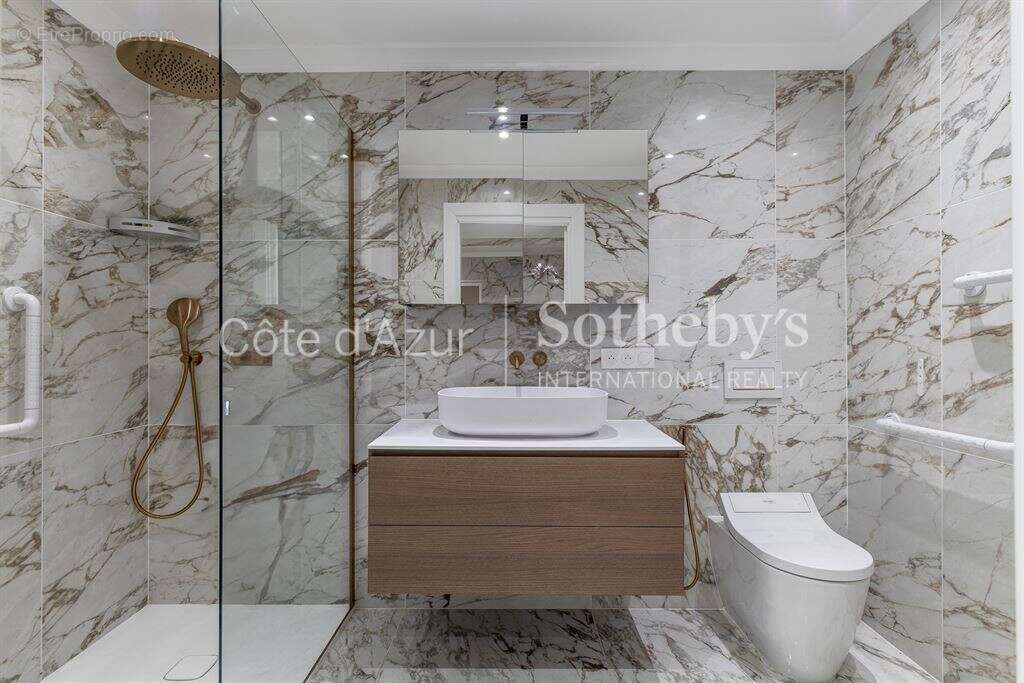 Appartement à ROQUEBRUNE-CAP-MARTIN