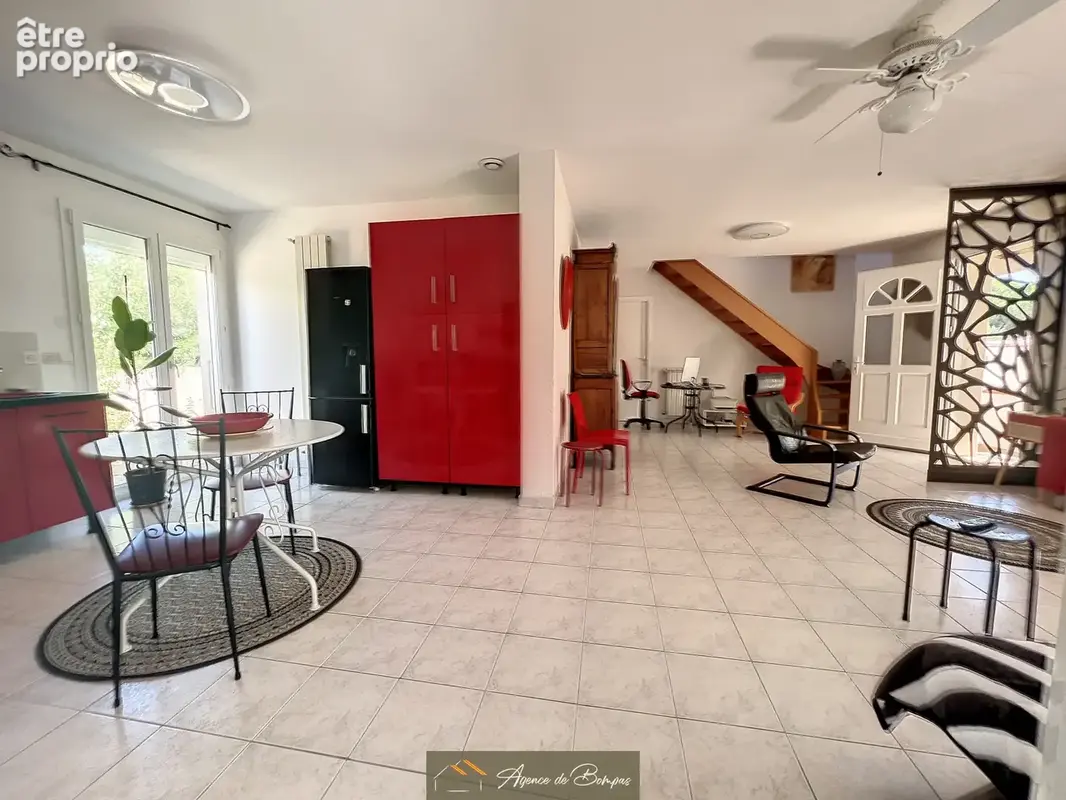 Villa 3 faces de type 4 -piscine - garage - jardin - photo 12