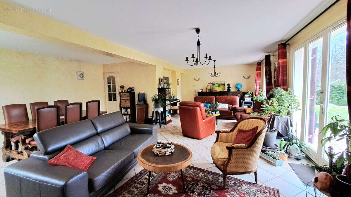 Maison à LA CHAPELLE-EN-SERVAL