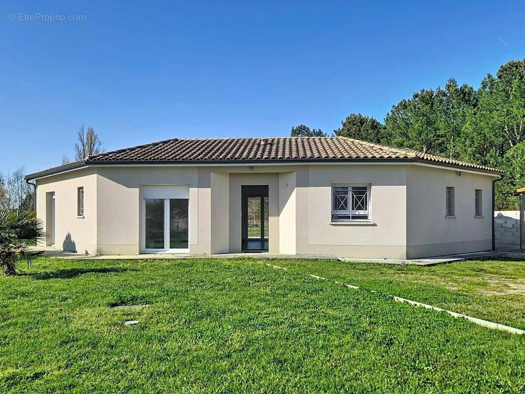 Photo 1 - Maison à SAINT-CHRISTOLY-DE-BLAYE