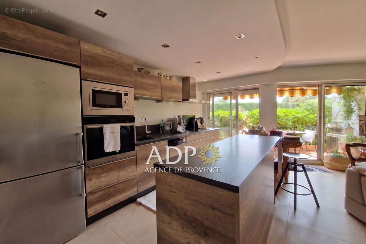 Appartement à MANDELIEU-LA-NAPOULE