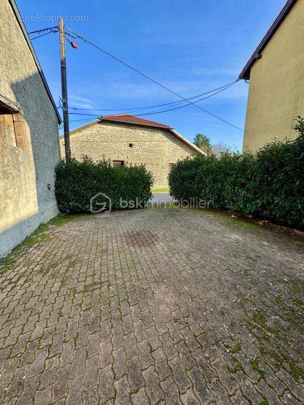 Maison à NARBEFONTAINE